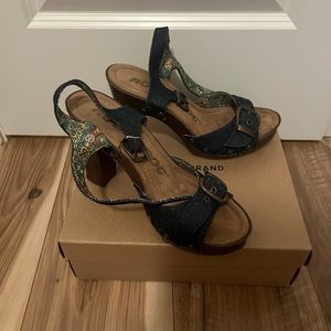 Lucky brand cute jean designed wedge comfy barely worn